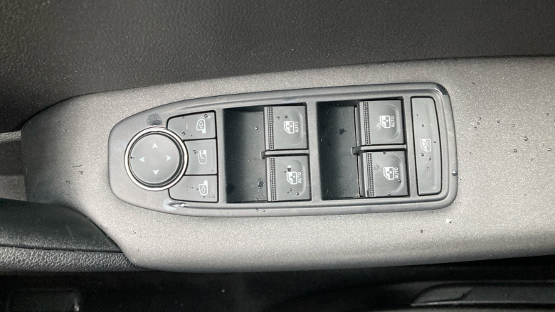 Renault Captur 1.0 TCE 90 Iconic 5dr Petrol Hatchback